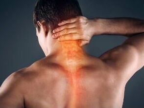 Primele semne și simptome ale osteochondrozei cervicale